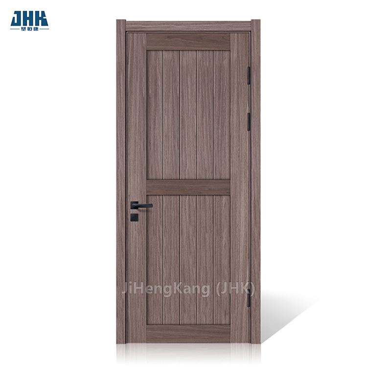 Elegante puerta estilo shaker con diseño laminado en chapa de nogal negro