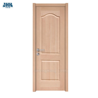 Puerta con paneles de madera maciza de buen diseño